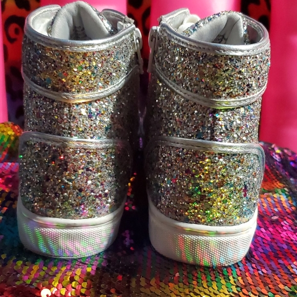 SNEAKERS/GYM SHOES🎬HOST PICK🎬 - Picture 6 of 8